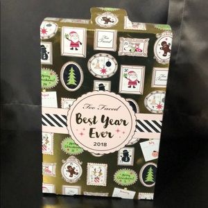 Too faced 2018 holiday palettes